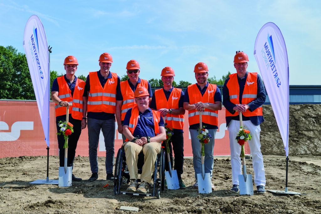 Spatenstich Gruppenbild vom Veraltungsrat Sportzentrum Dürrbach AG